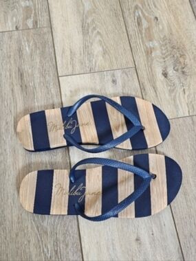 Malibu Jane Navy & Natural Striped Flip Flops Sz 7.5